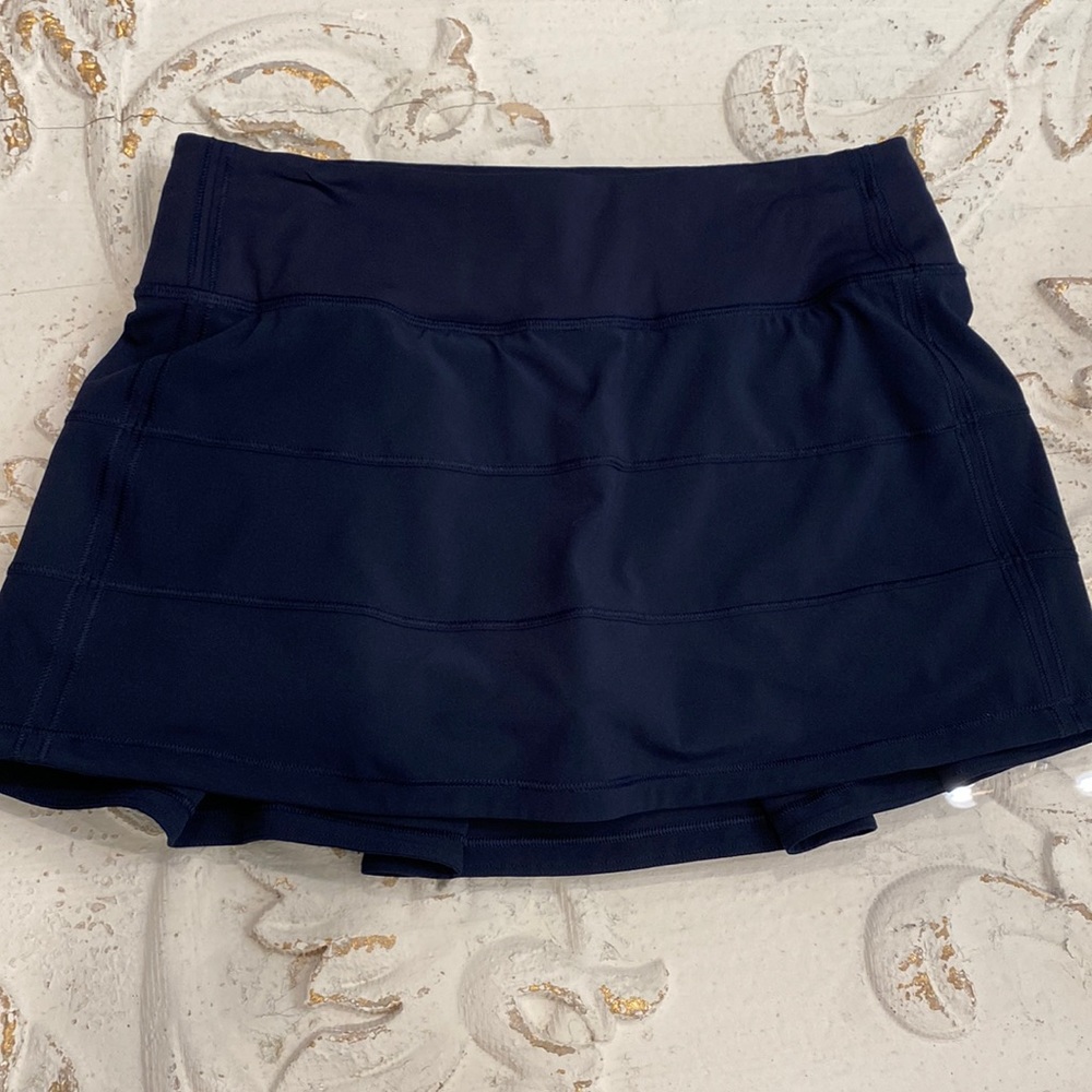 Lululemon Pace Rival Skirt- Size 4 Never Worn!
